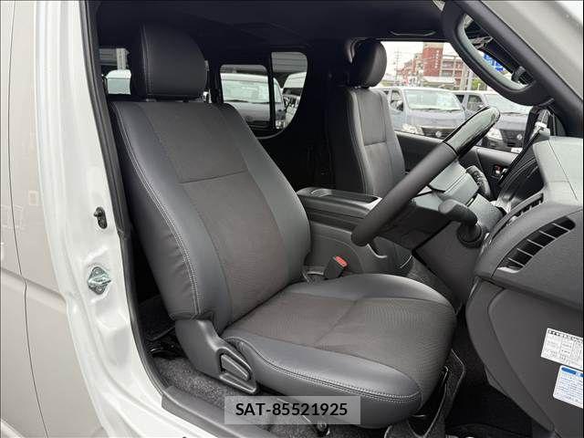 Toyota HIACE VAN 2026-06 7979389-8