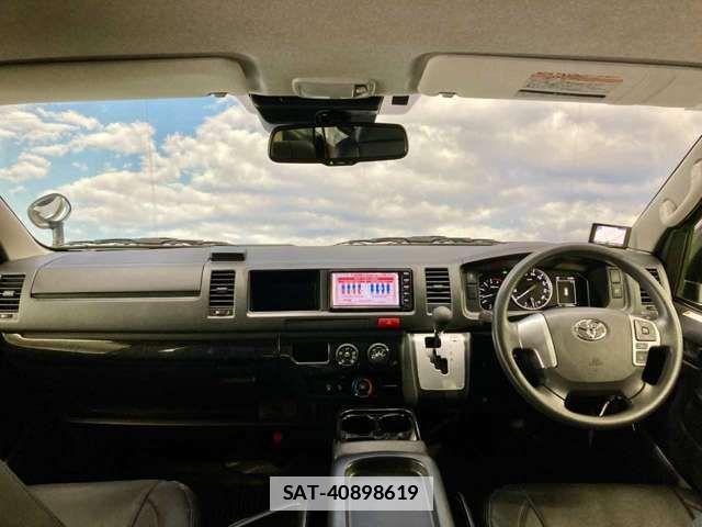 Toyota HIACE VAN 2020-12 7979393-1