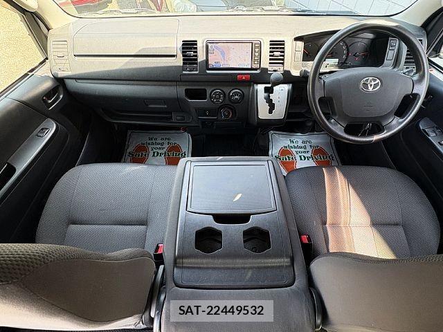 Toyota HIACE VAN 2017-03 7979405-1