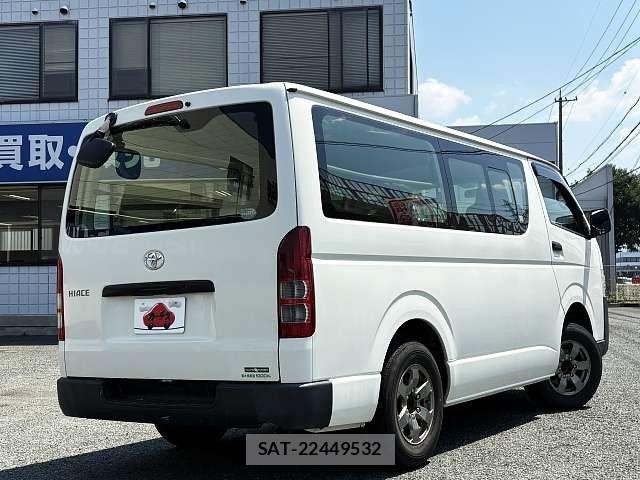 Toyota HIACE VAN 2017-03 7979405-2