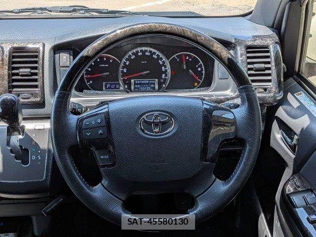 Toyota HIACE VAN 2020-04 7979400-10