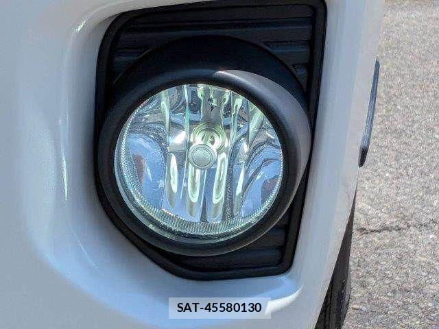 Toyota HIACE VAN 2020-04 7979400-12