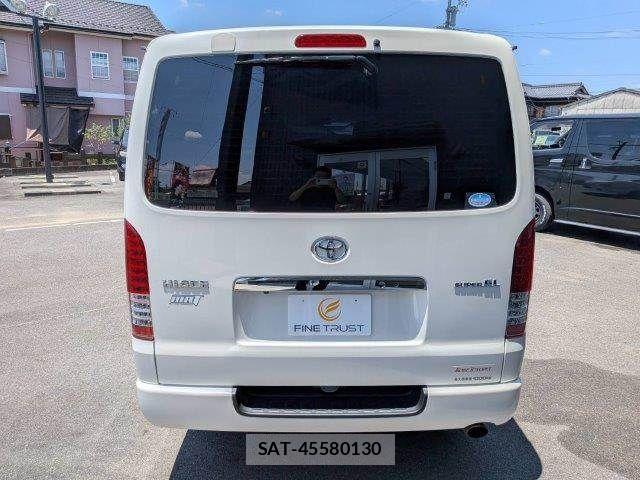 Toyota HIACE VAN 2020-04 7979400-18
