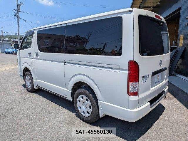 Toyota HIACE VAN 2020-04 7979400-19