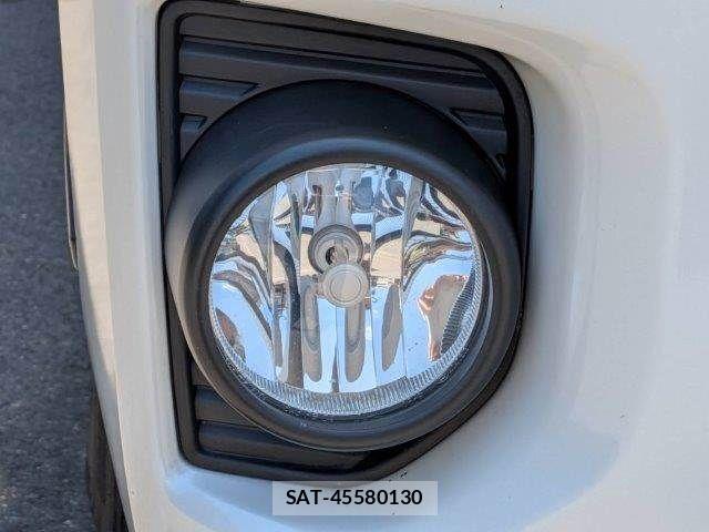 Toyota HIACE VAN 2020-04 7979400-24