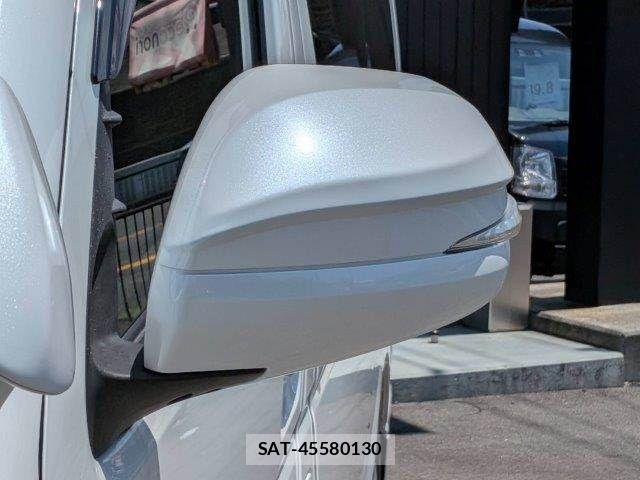 Toyota HIACE VAN 2020-04 7979400-25