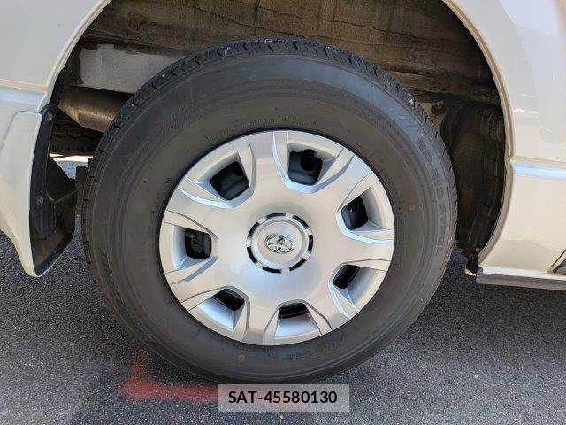 Toyota HIACE VAN 2020-04 7979400-27