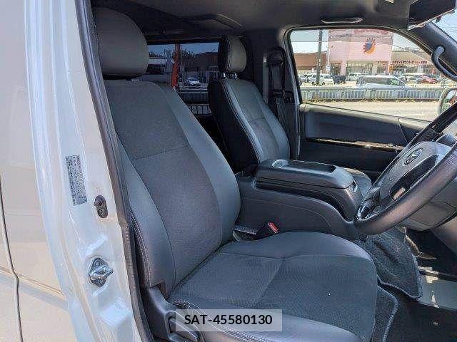 Toyota HIACE VAN 2020-04 7979400-7