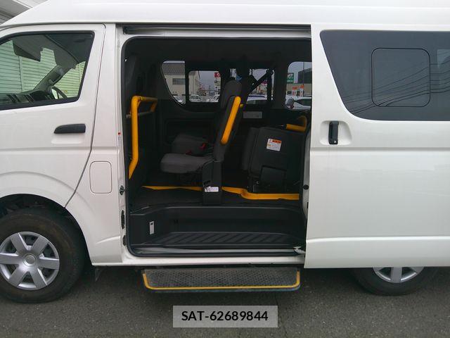 Toyota HIACE VAN 2020-10 7979397-16