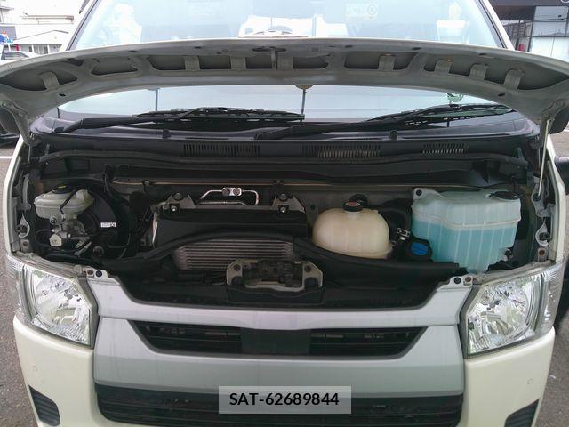 Toyota HIACE VAN 2020-10 7979397-24