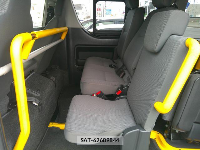 Toyota HIACE VAN 2020-10 7979397-4