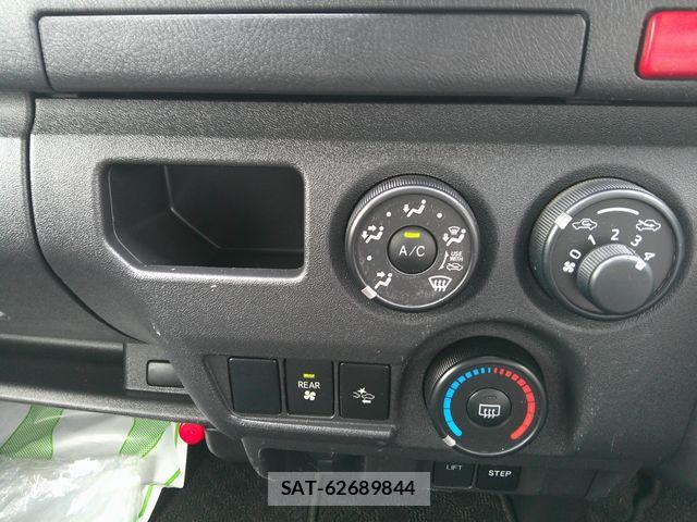 Toyota HIACE VAN 2020-10 7979397-5