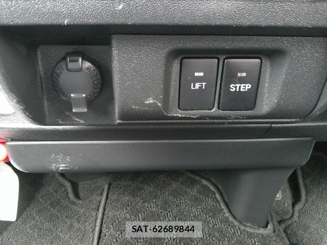 Toyota HIACE VAN 2020-10 7979397-7
