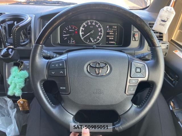 Toyota HIACE VAN 2020-11 7979399-13