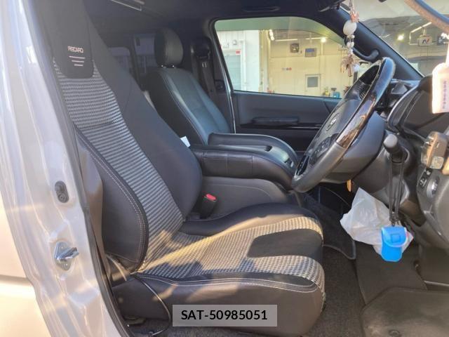 Toyota HIACE VAN 2020-11 7979399-8