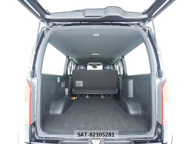 Toyota HIACE VAN 2021-08 7979396-7