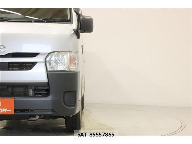 Toyota HIACE VAN 2022-02 8035863-14