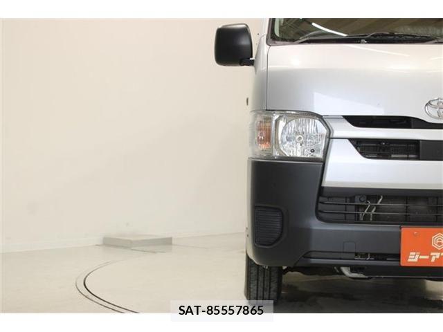 Toyota HIACE VAN 2022-02 8035863-16