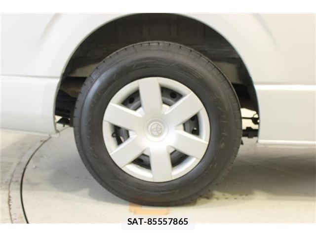 Toyota HIACE VAN 2022-02 8035863-23