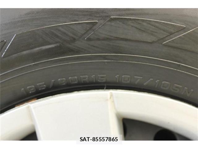 Toyota HIACE VAN 2022-02 8035863-27