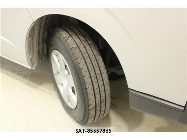 Toyota HIACE VAN 2022-02 8035863-28