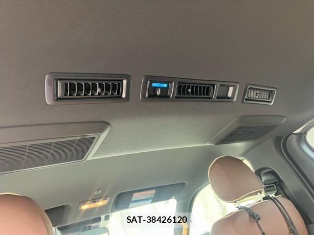 Toyota HIACE VAN 2025-10 8035843-14