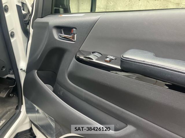 Toyota HIACE VAN 2025-10 8035843-4