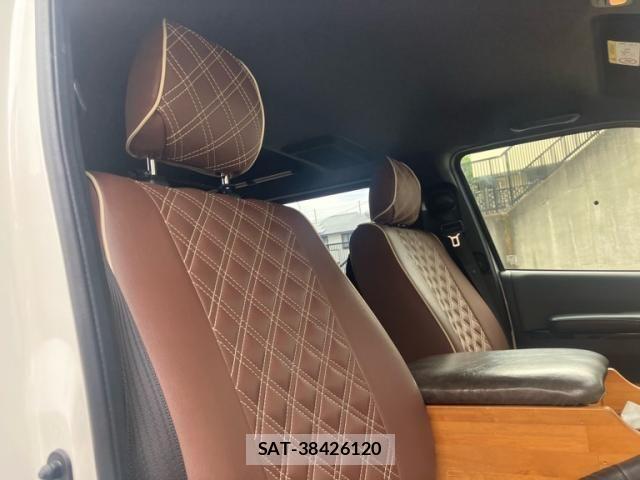 Toyota HIACE VAN 2025-10 8035843-6