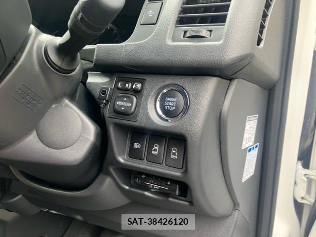 Toyota HIACE VAN 2025-10 8035843-8