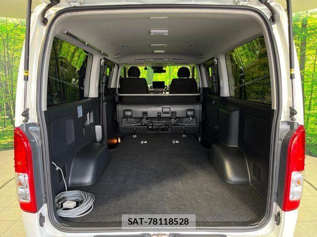 Toyota HIACE VAN 2018-04 8035851-9