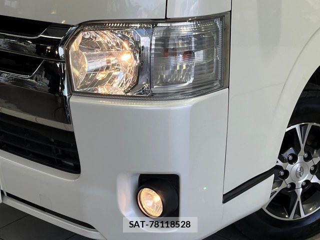 Toyota HIACE VAN 2018-04 8035851-11