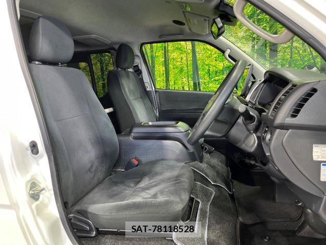 Toyota HIACE VAN 2018-04 8035851-7