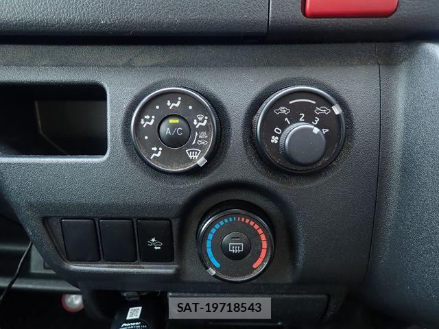 Toyota HIACE VAN 2018-09 8035868-15