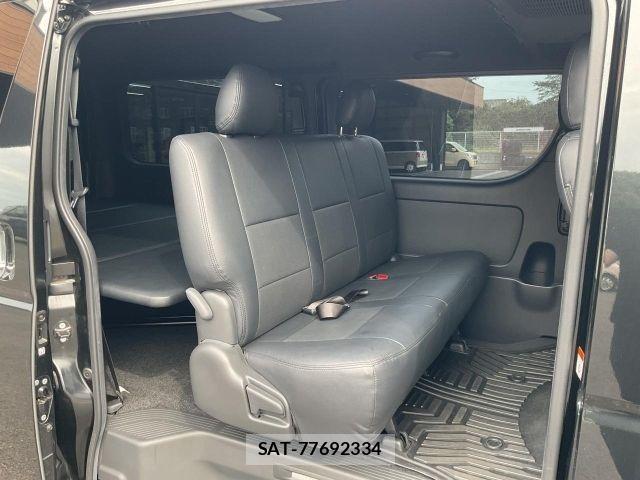 Toyota HIACE VAN 2022-12 8035846-11