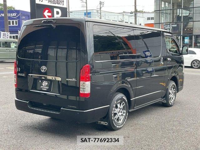 Toyota HIACE VAN 2022-12 8035846-17