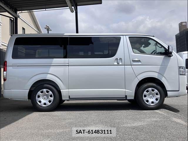 Toyota HIACE VAN 2026-06 8035842-12