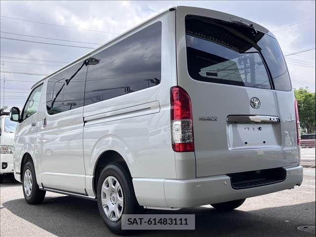 Toyota HIACE VAN 2026-06 8035842-15