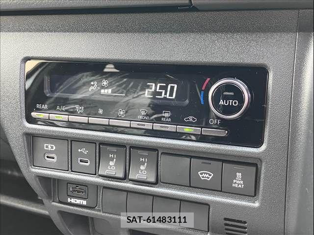 Toyota HIACE VAN 2026-06 8035842-17