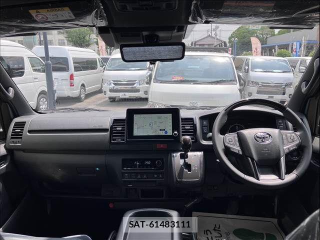 Toyota HIACE VAN 2026-06 8035842-3