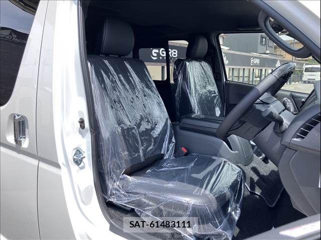 Toyota HIACE VAN 2026-06 8035842-6