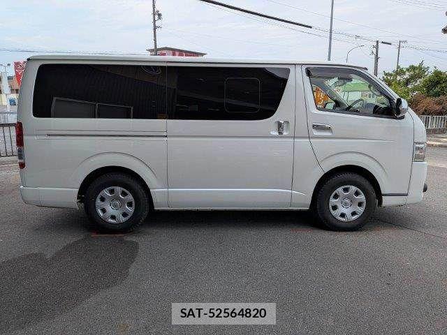 Toyota HIACE VAN 2018-08 8035859-12