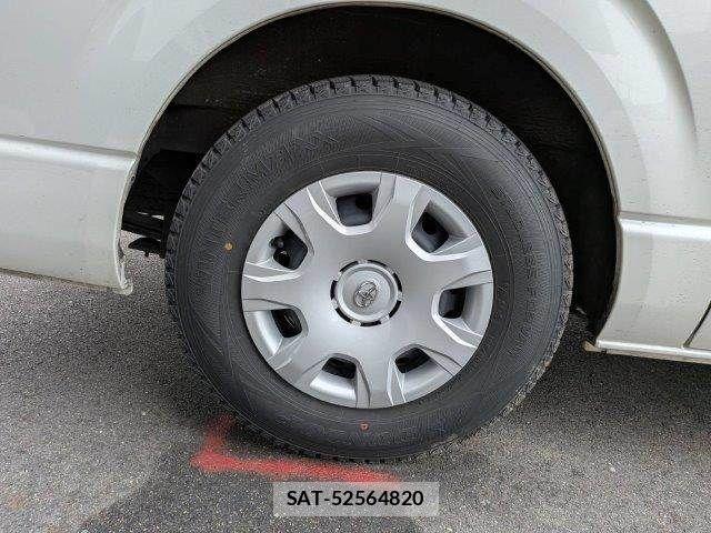 Toyota HIACE VAN 2018-08 8035859-23