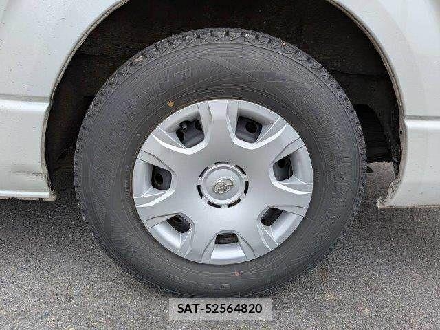 Toyota HIACE VAN 2018-08 8035859-24