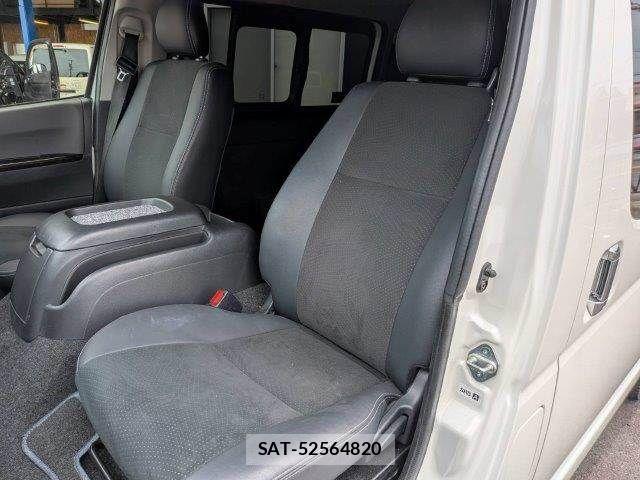 Toyota HIACE VAN 2018-08 8035859-29