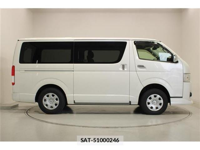 Toyota HIACE VAN 2018-03 8035852-11