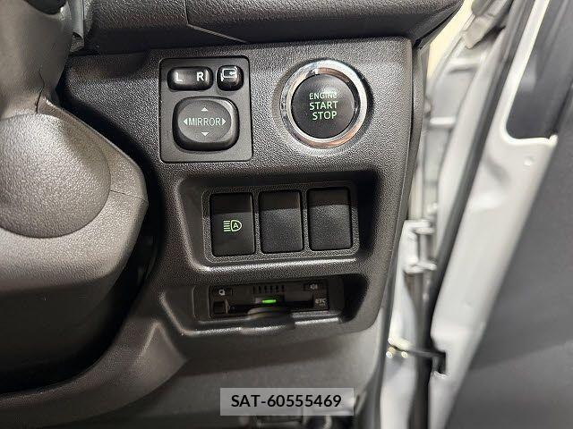 Toyota HIACE VAN 2021-02 8035850-12