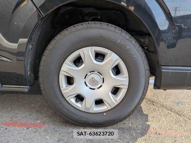Toyota HIACE VAN 2023-06 8035849-17