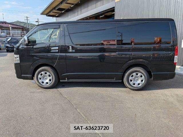 Toyota HIACE VAN 2023-06 8035849-24