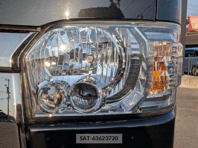 Toyota HIACE VAN 2023-06 8035849-25
