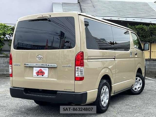 Toyota HIACE VAN 2025-04 8035844-2